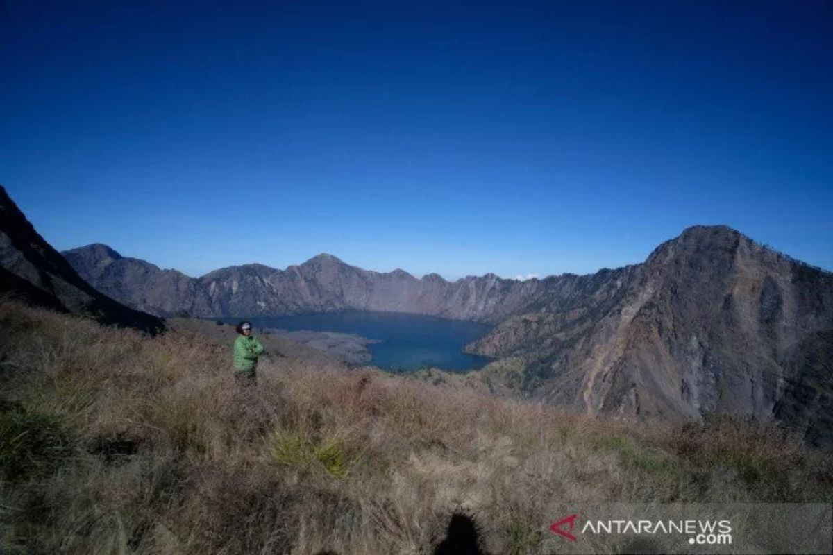 Gunung Rinjani memiliki bentangan alam paling lengkap