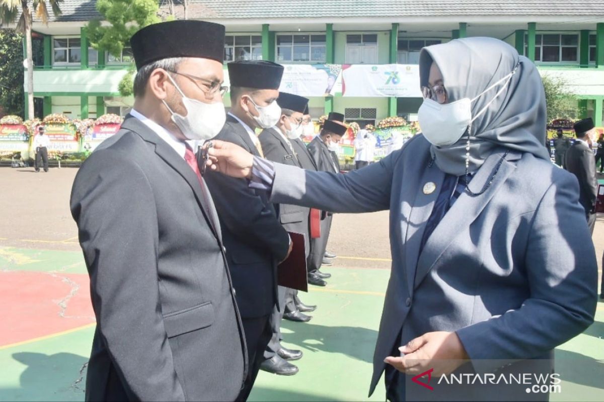 38 pegawai Kemenag Bogor dapat Satyalencana Karya Satya