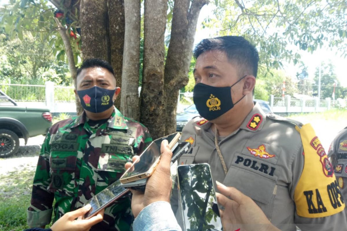 TNI/Polri terus dukung program vaksinasi warga pedalaman Mimika