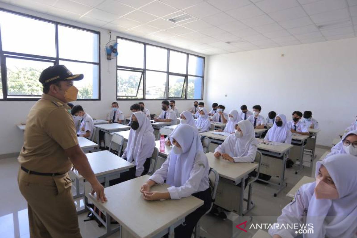 Wali Kota Tangerang larang siswa makan di luar sekolah selama PTM