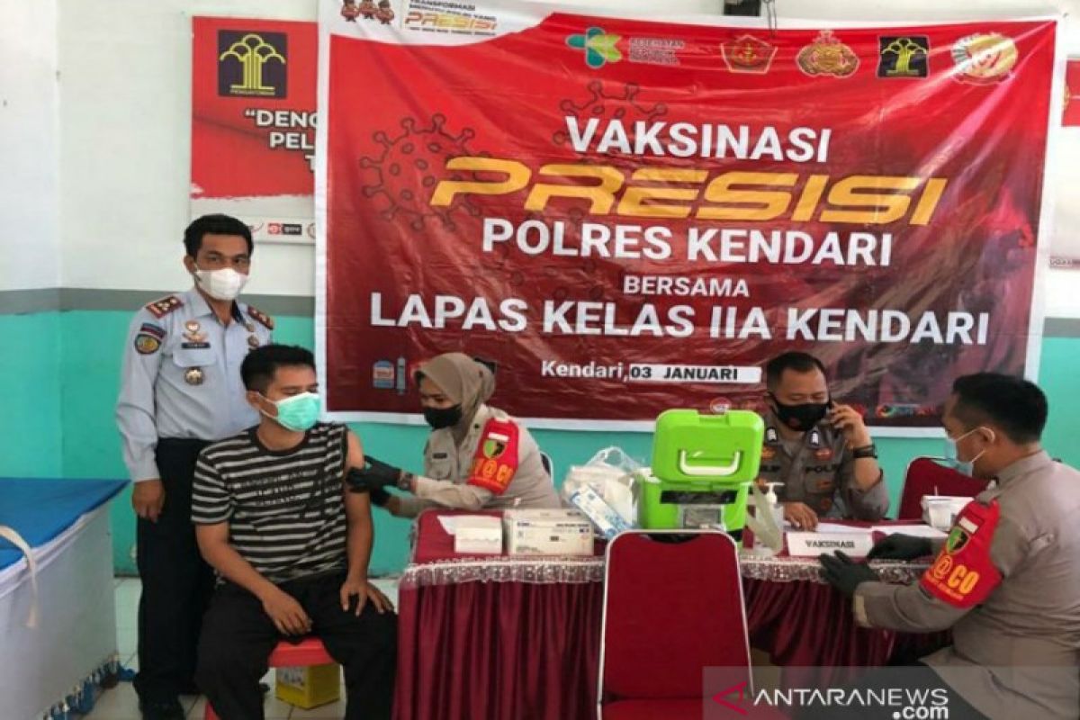 Lapas gandeng Polres Kendari vaksinasi dosis kedua terhadap 197 narapidana