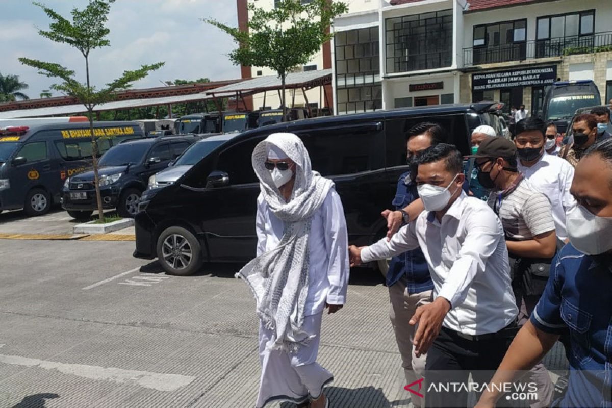 Bahar Smith datangi Polda Jabar untuk jalani pemeriksaan