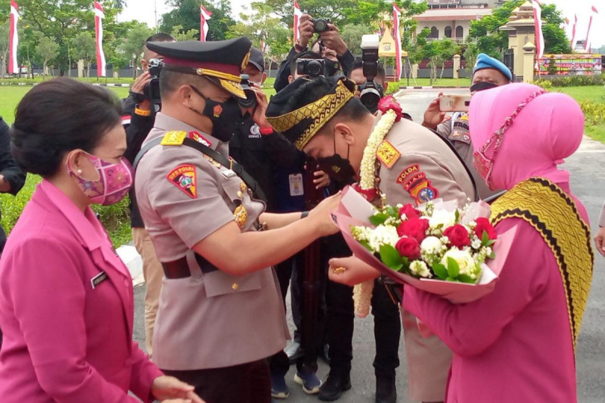 Kapolda Riau baru M Iqbal : Saya butuh dukungan masyarakat jalankan tugas