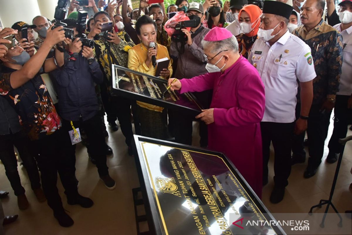 Uskup Mandagi Akui Banyak Rumah Ibadah Yang Selesai Dibangun Kini