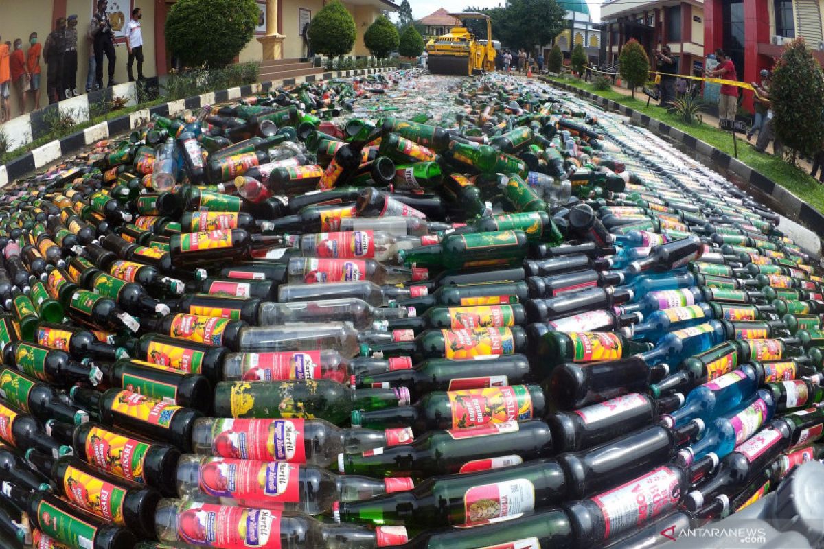 West Jakarta police cracks down on illegal liquor circulation