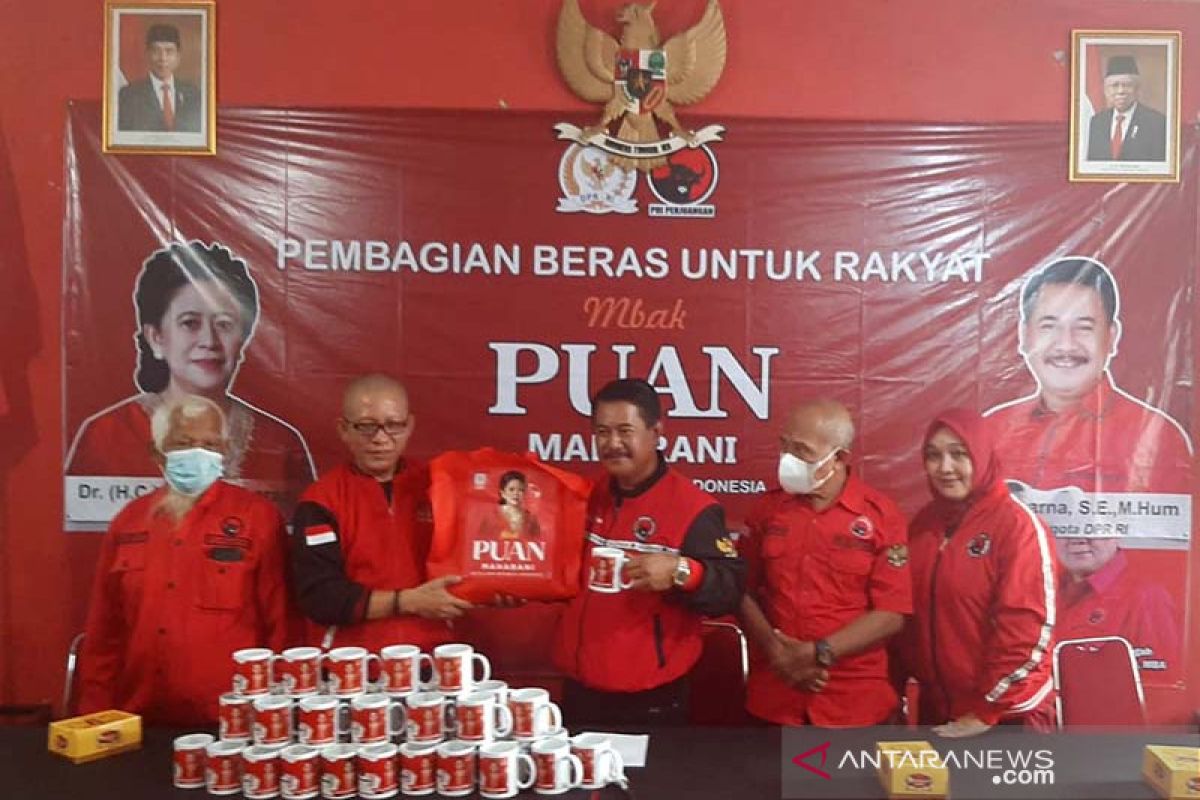 Anggota DPR salurkan bantuan beras untuk warga Banyumas