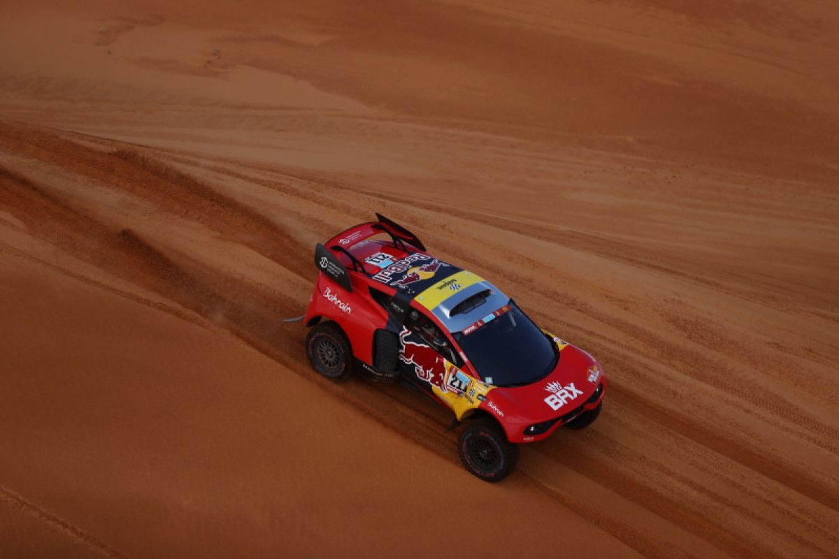 Reli Dakar: Loeb pangkas jarak dengan Al-Attiyah setelah menangi etape 2