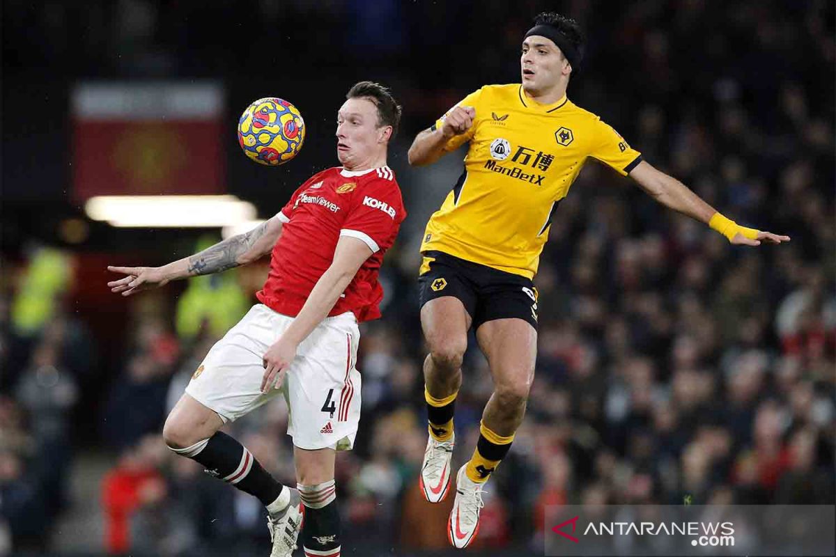 Raul Jimenez bidik gol untuk Wolves ketika hadapi Brighton