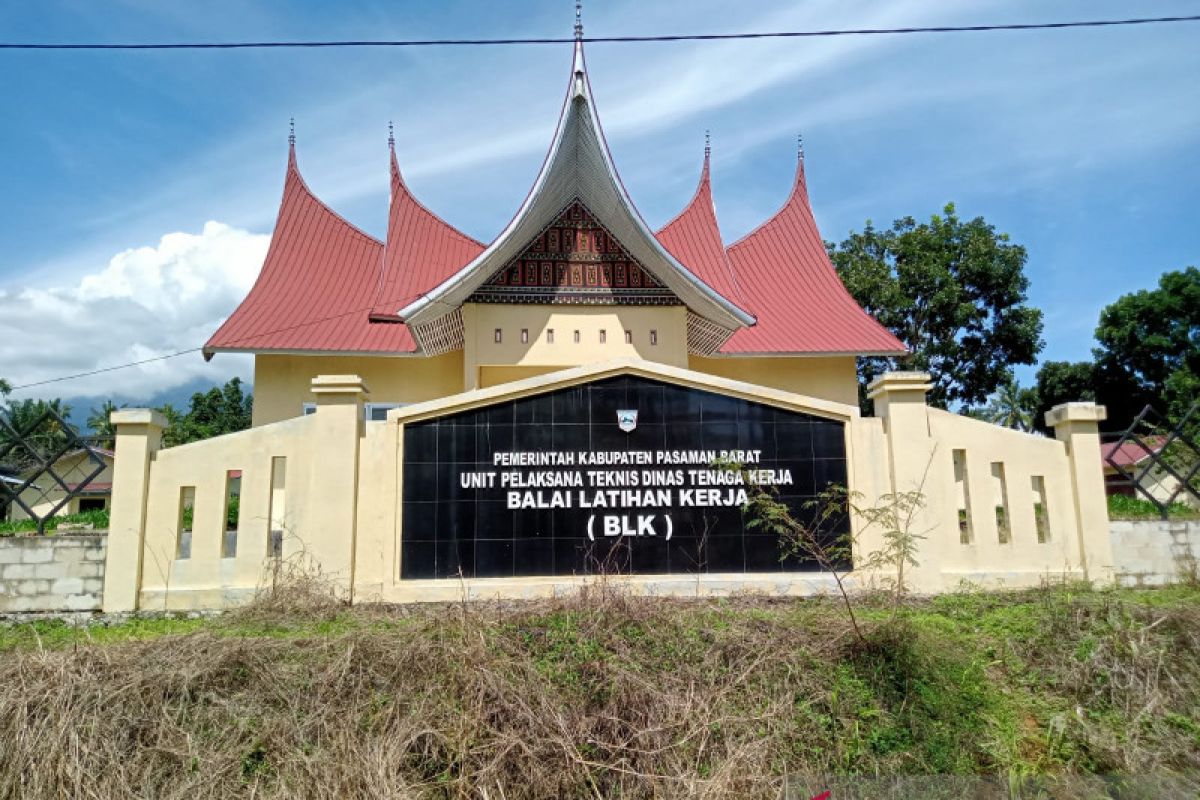 Tingkatkan kemampuan pencari kerja, BLK Pasbar segera diaktifkan