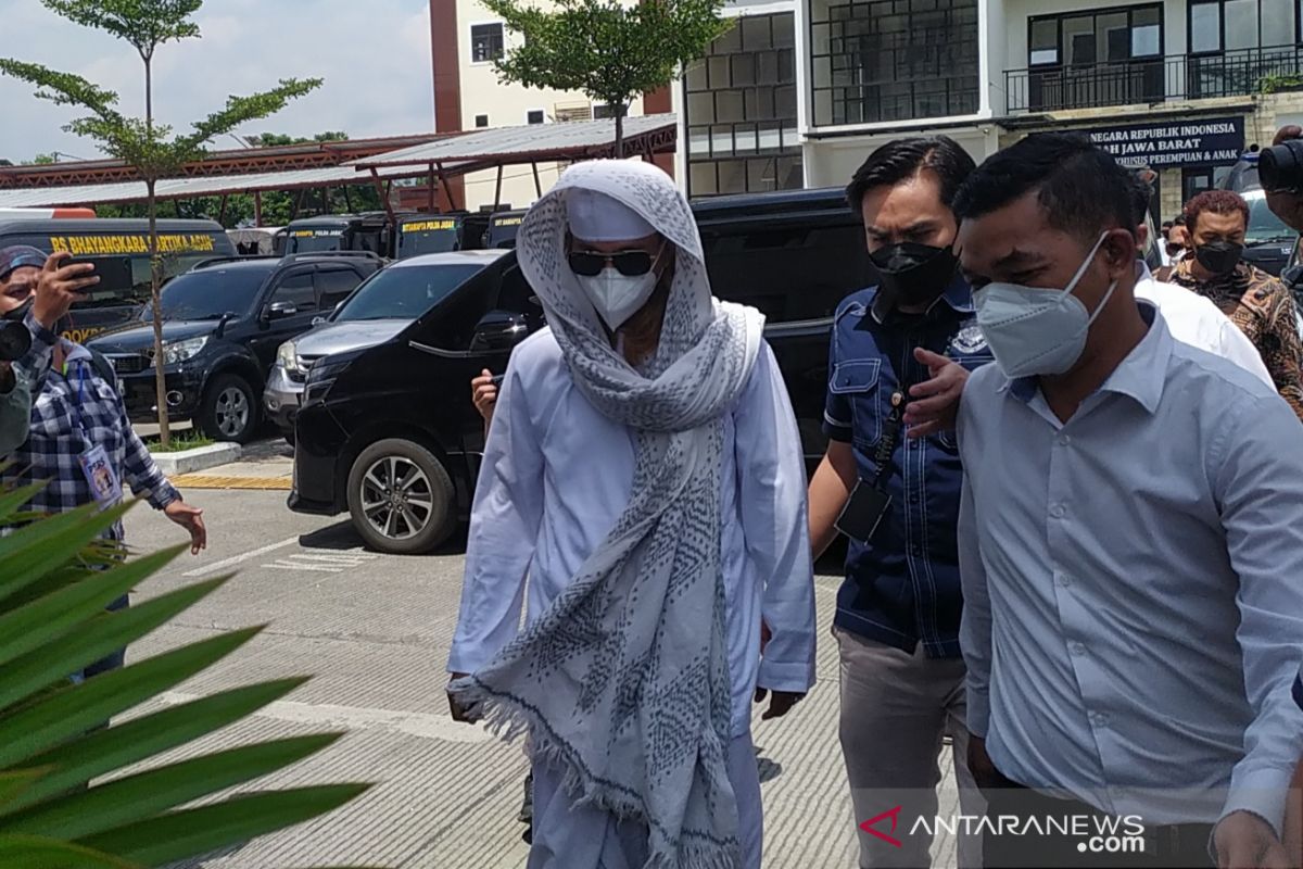 Bahar Smith ditahan di Rutan Polda Jabar sebagai tersangka penyebar Hoaks