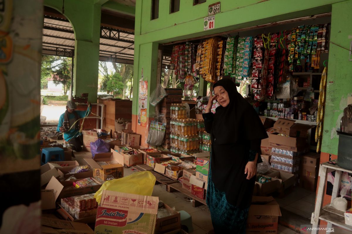Pedagang di pasar Tapin protes sewa toko naik sampai 130 persen