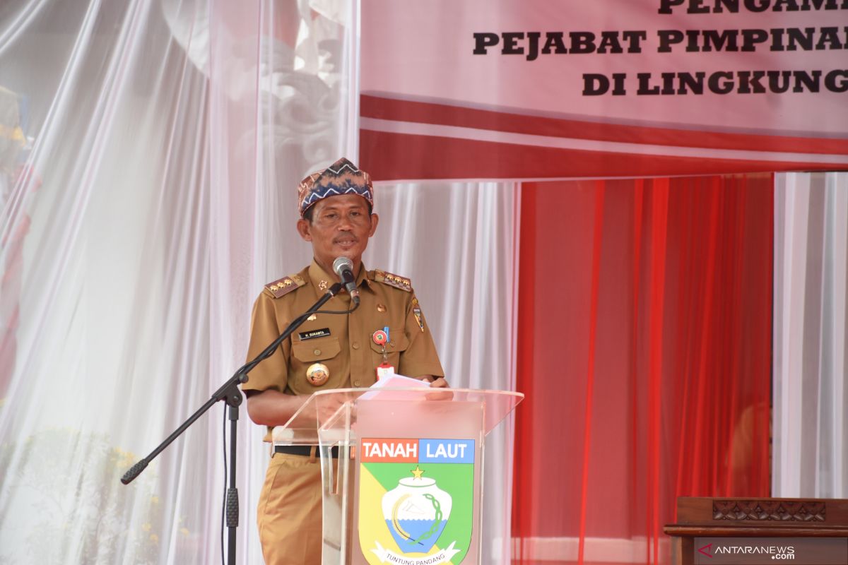 Bupati minta pejabat  tunjukan prestasi