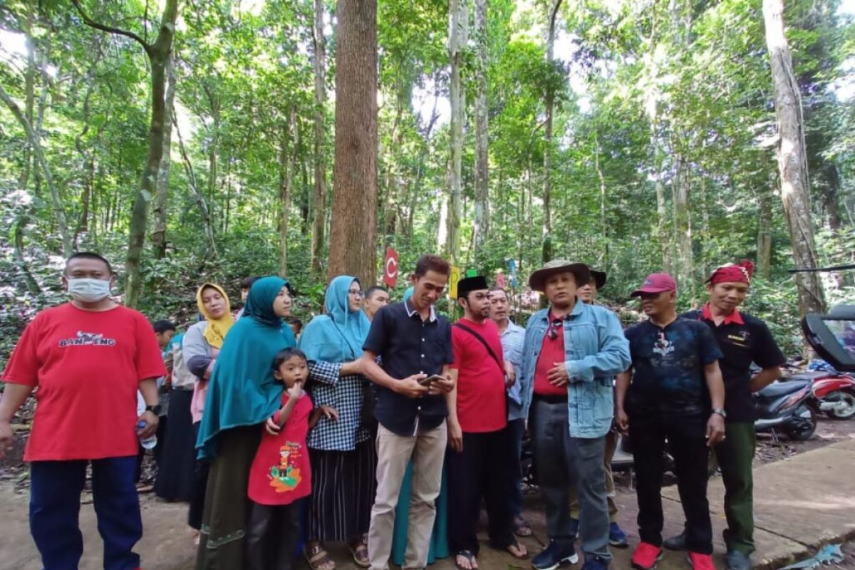 Bupati Lampung Selatan rogoh kocek pribadi untuk pengembangan Wisata Air Terjun Way Kalam