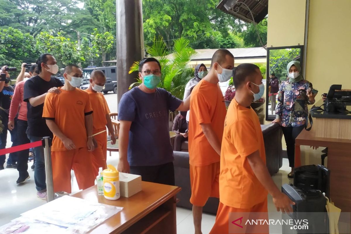 Polrestabes Bandung bekuk empat tersangka baru asusila anak 14 tahun