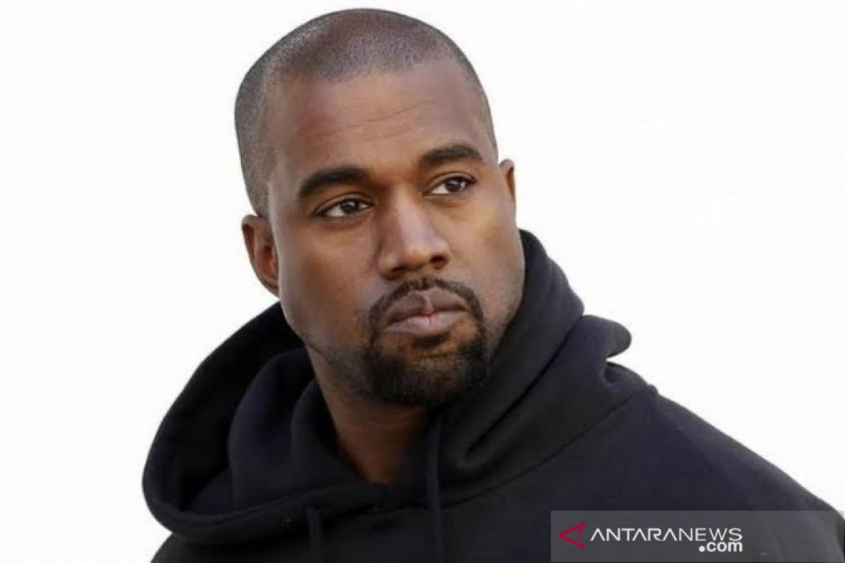 Akun Twitter Kanye West dipulihkan