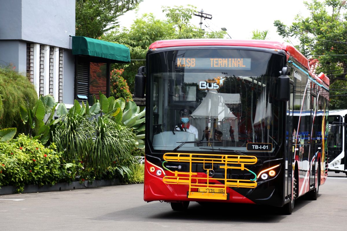 Operasional bus BTS di Kota Surabaya molor dari jadwal