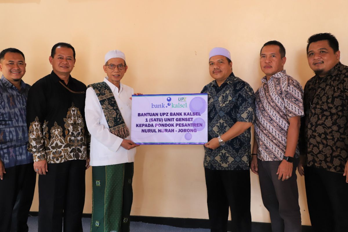 UPZ Bank Kalsel serahkan genset untuk Ponpes Nurul Hijrah