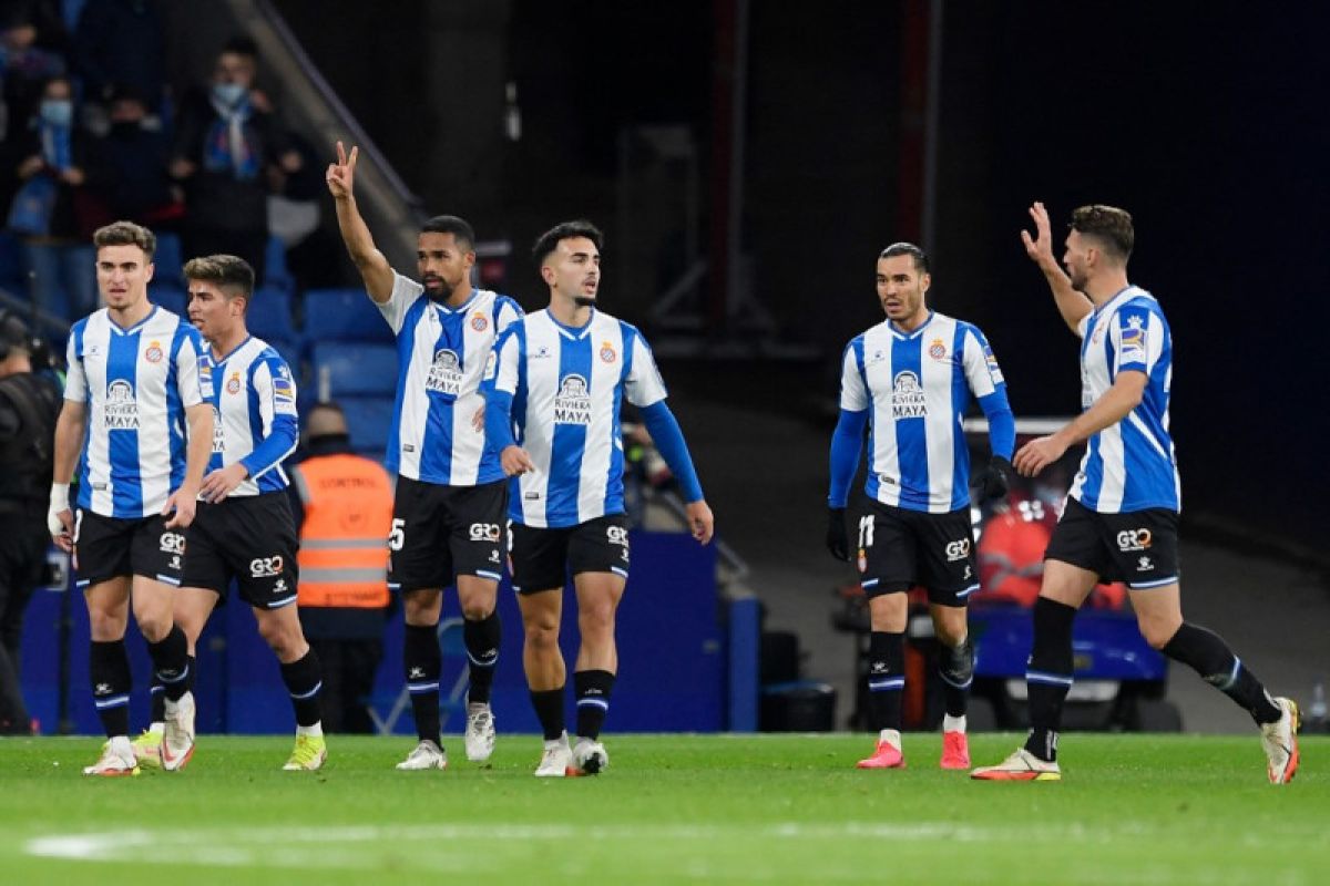 Menang adu penalti atas tim gurem, Espanyol ke 16 besar Copa del Rey