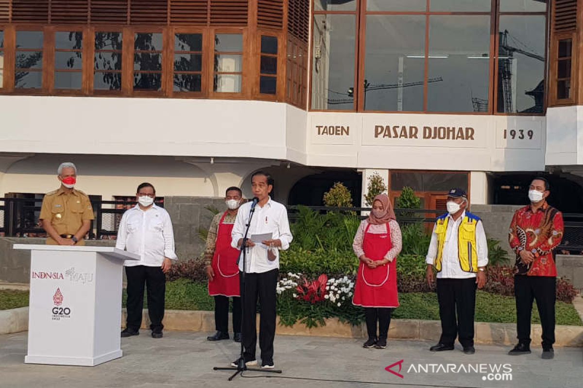 President Jokowi inaugurates renovated Semarang Johar Market