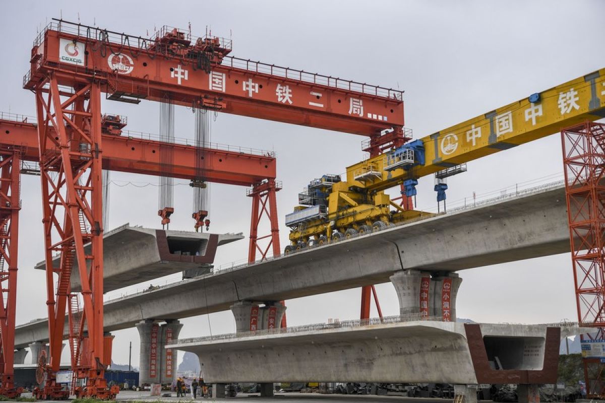 Investasi aset tetap China di bidang perkeretaapian capai 748,9 miliar yuan pada 2021