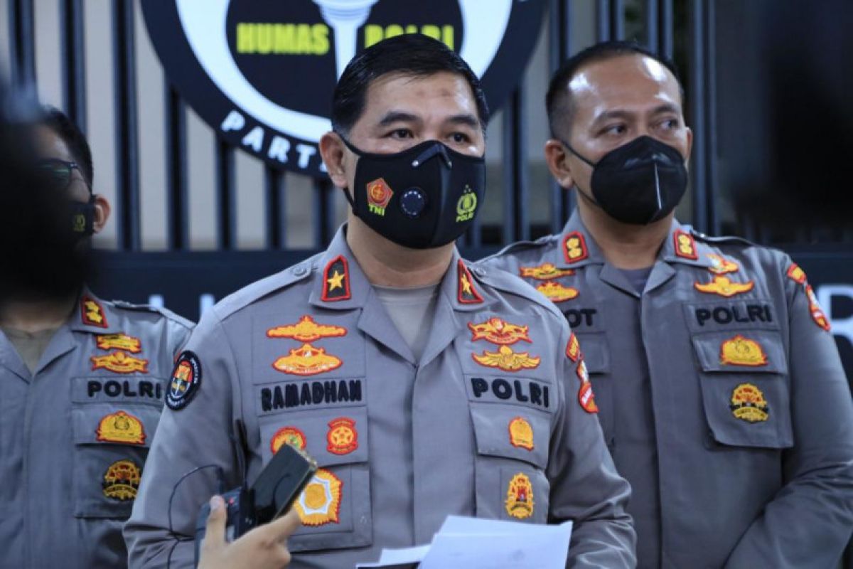 Densus tangkap teroris rencanakan serang Polsek Kampar