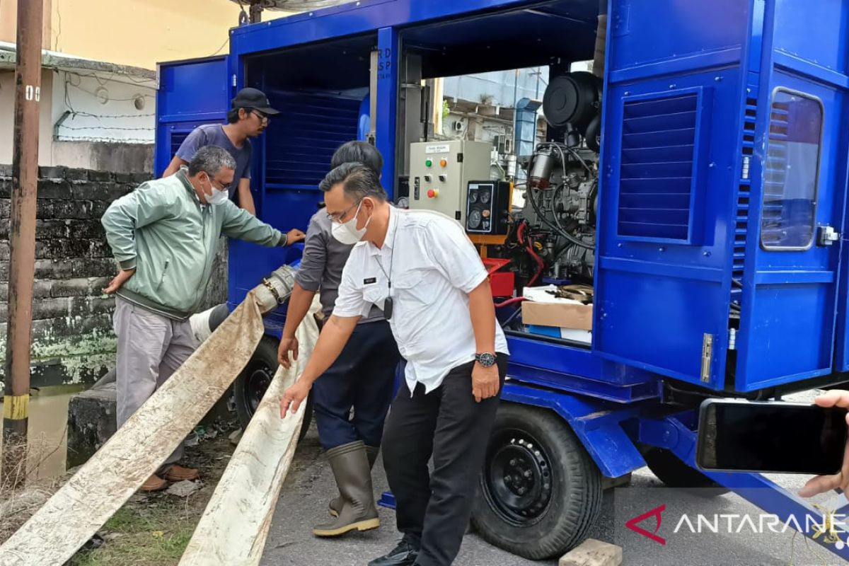 Upaya tangani banjir, Dinas PUPR Pangkalpinang uji coba pompa mobile