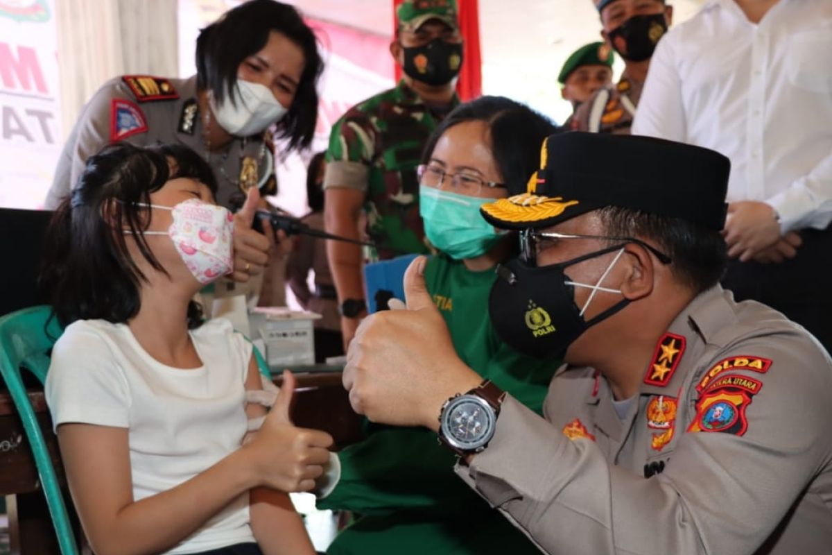 Kapolda Sumut beri semangat agar anak-anak tidak takut divaksinasi