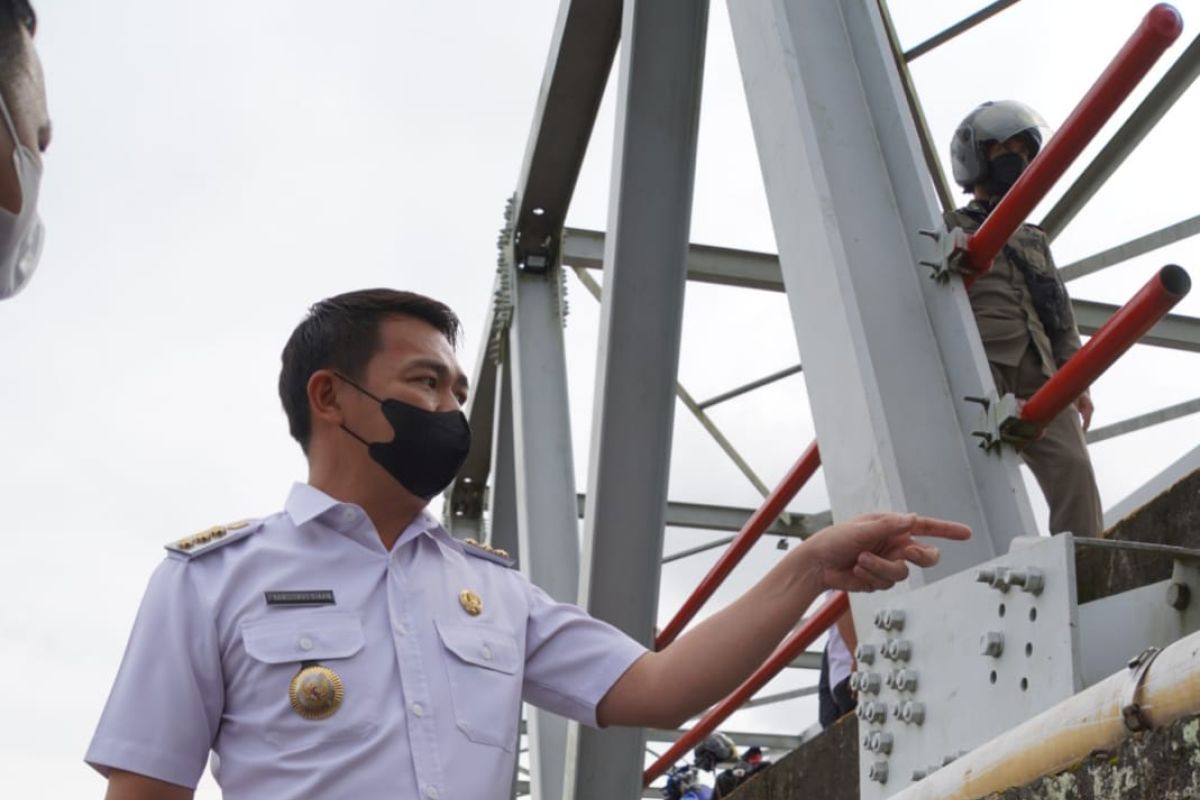 Masyarakat Kapuas Hulu jangan panik, jembatan kita tidak retak