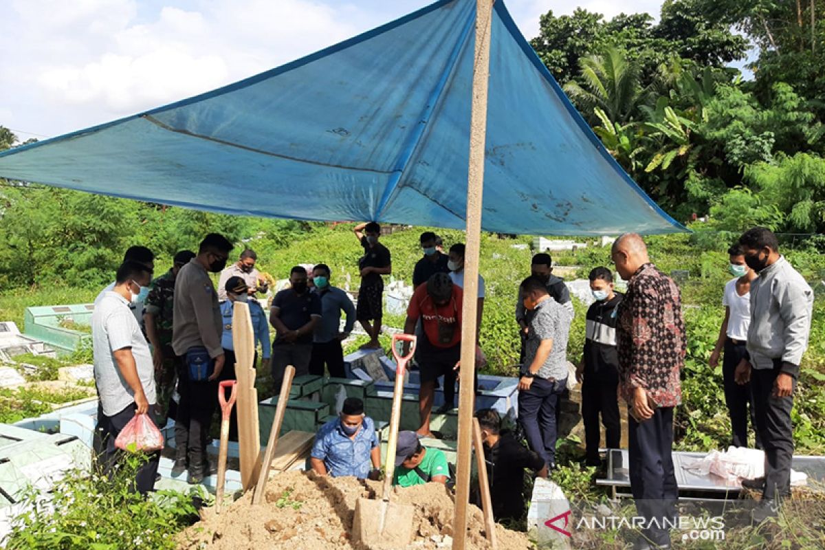 Jenazah WNA Myanmar bunuh diri di tahanan Imigrasi akhirnya dimakamkan di Ambon karena belum diakui