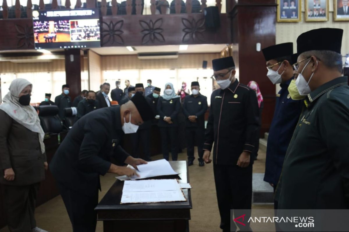 Wali Kota Bekasi hadiri rapat paripurna DPRD sebelum terkena OTT KPK