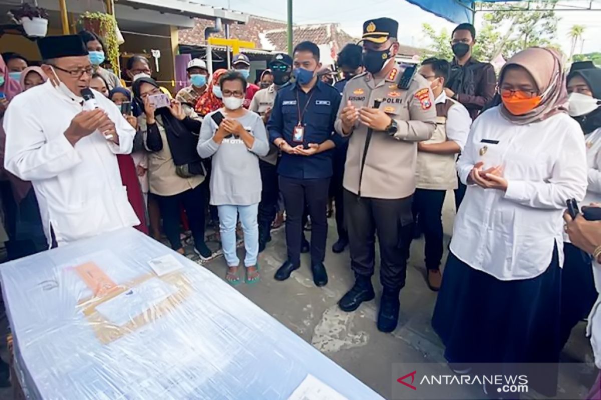 Jenazah pekerja migran korban kapal tenggelam tiba di Lumajang