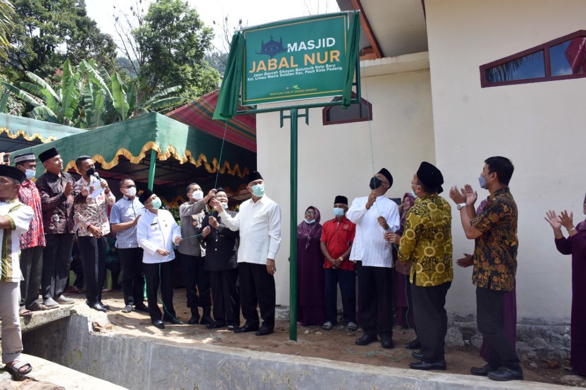 Gubernur resmikan masjid yang dibangun PT Semen Padang di Limau Manis