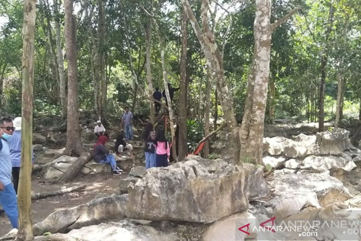 Tanah Bumbu offers the Batu Besuhud natural tourism
