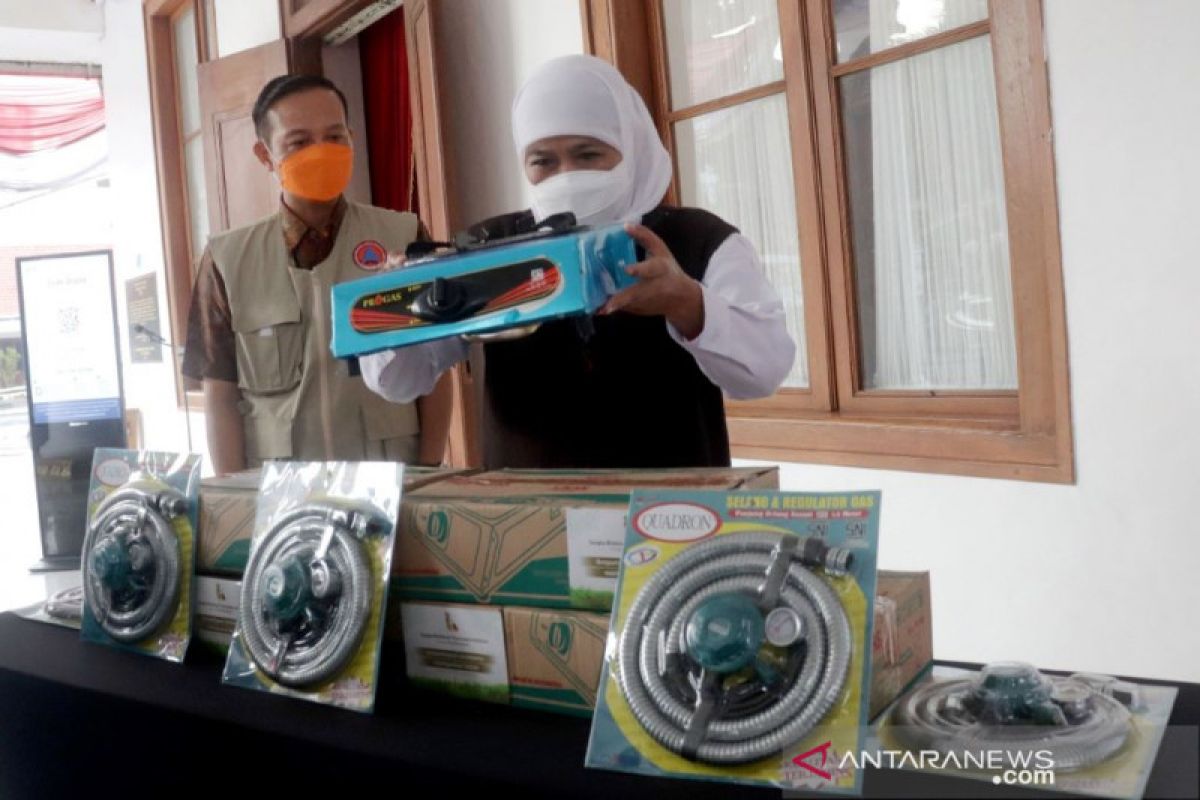 E Java receives 1,500 stoves  for Semeru evacuees