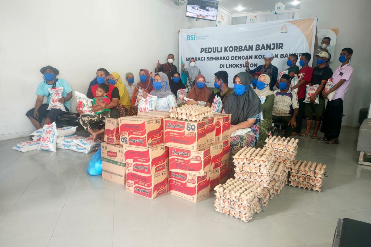 BSI bantu sembako untuk korban banjir di Lhoksukon