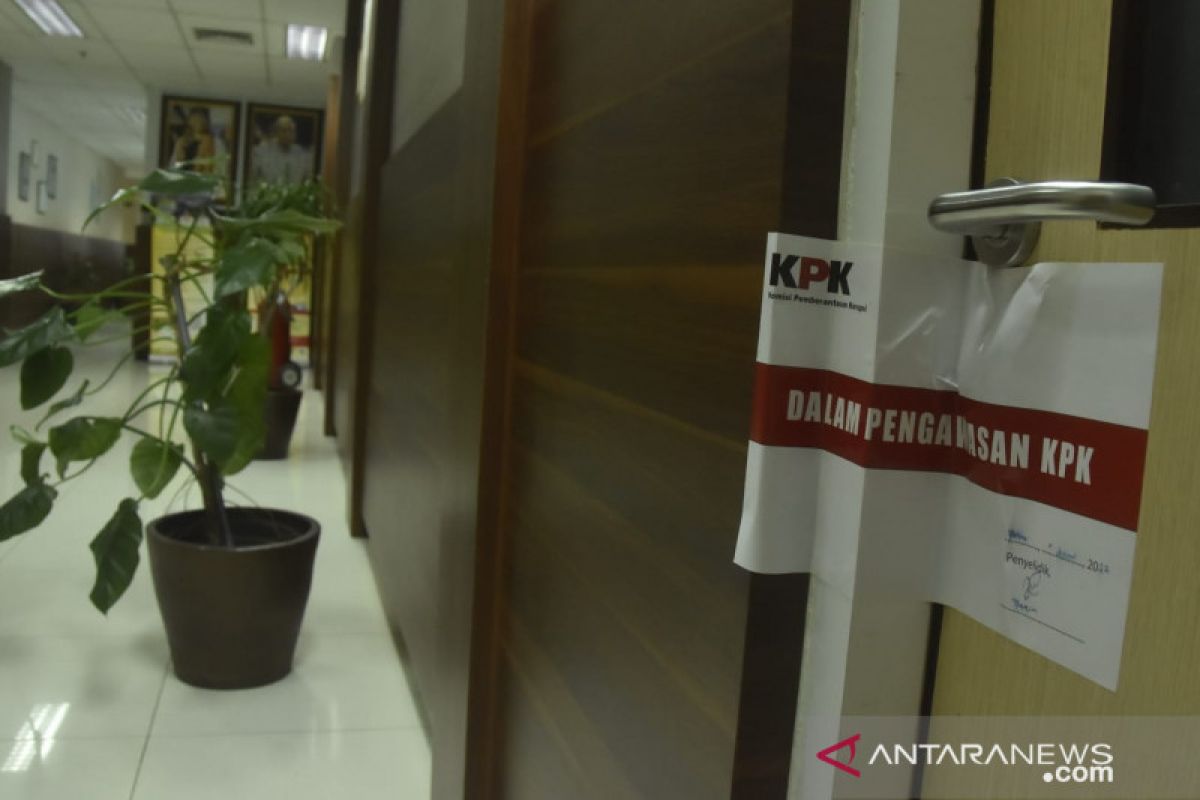 Ruang Kadis Perkimtan Kota Bekasi disegel KPK usai OTT wali kota