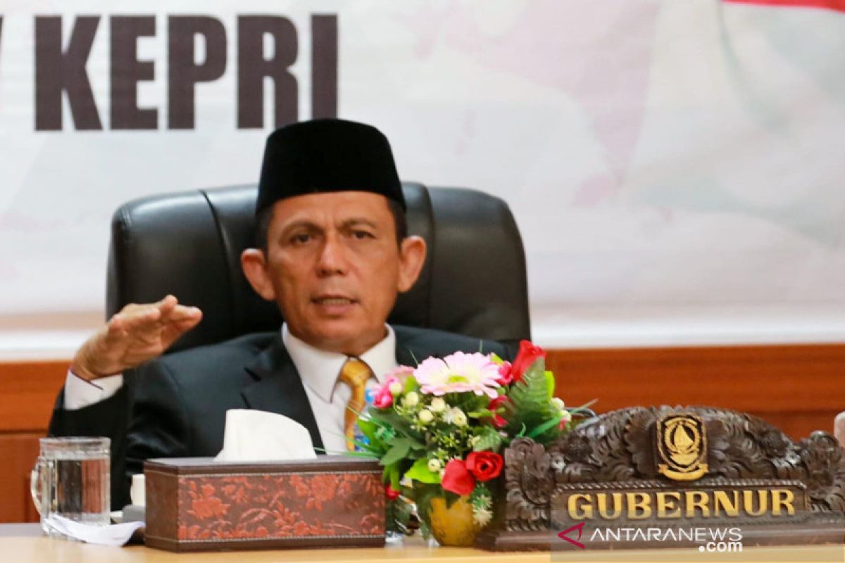 Gubernur Kepri keluhkan kepulangan PMI menambah  kasus baru COVID-19