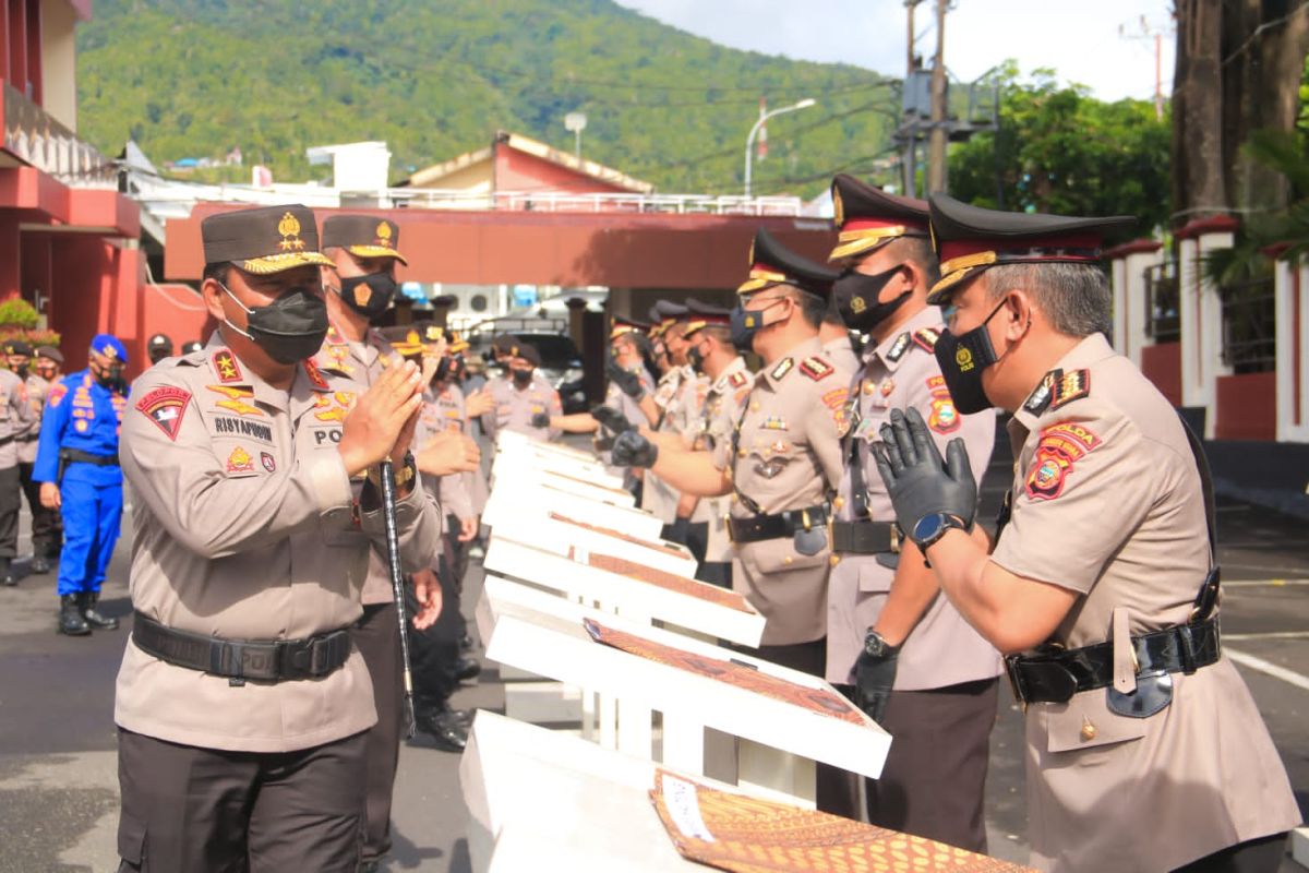 Polda Malut gelar sertijab pejabat utama dan Kapolres Halteng, dinamika organisasi Polri