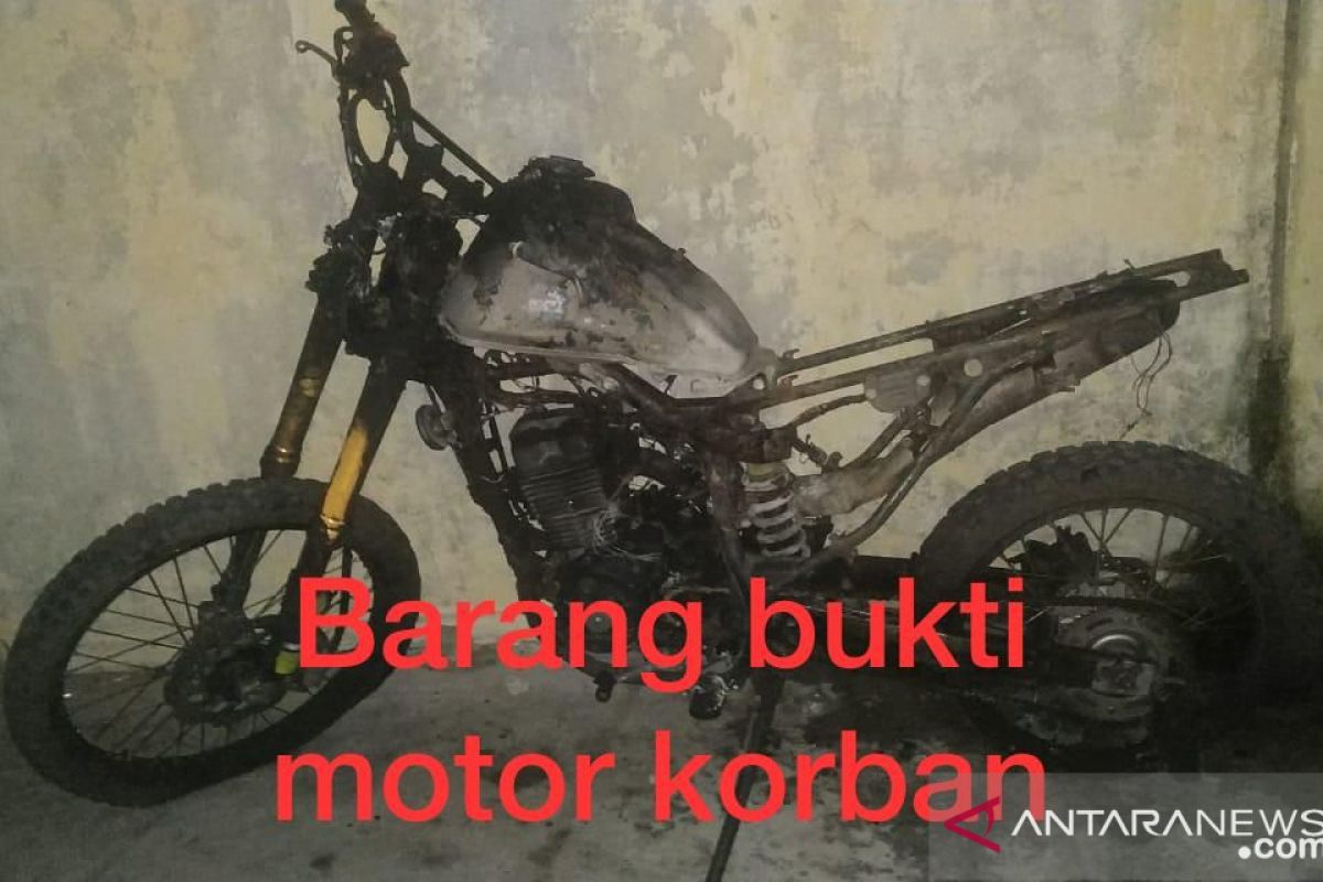 Polisi tangkap lima pelaku pembakaran motor, dua diantaranya wanita