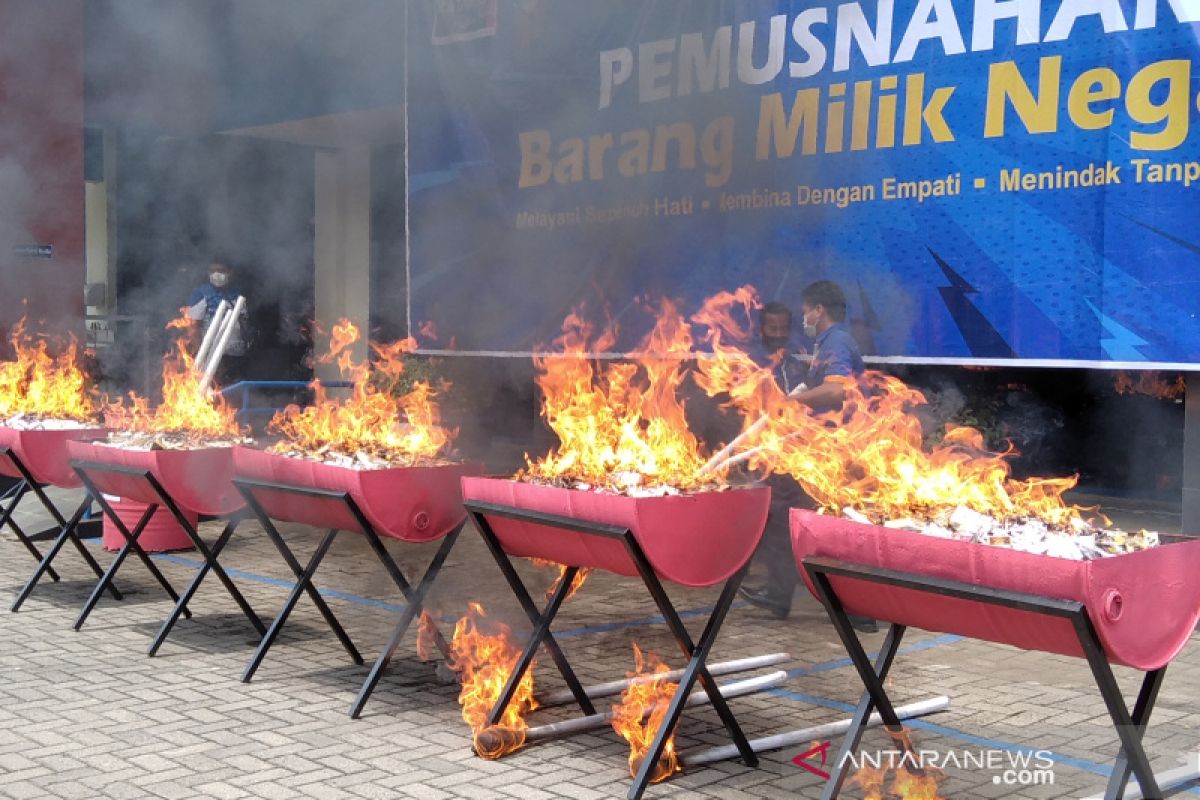 KPPBC Kudus catat penerimaan cukai rokok capai Rp33,92 triliun