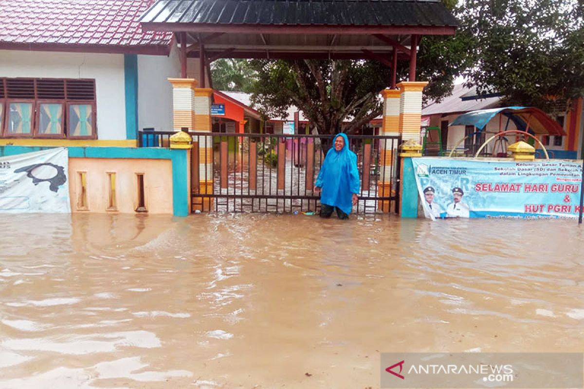 Ribuan fasilitas sekolah di Aceh Timur rusak akibat banjir