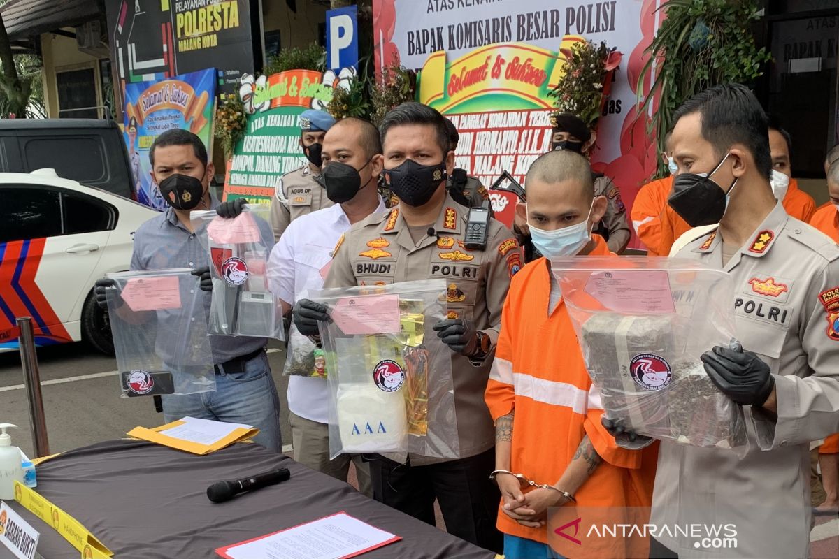 Polisi bekuk kurir 2,6 kilogram narkoba di Malang
