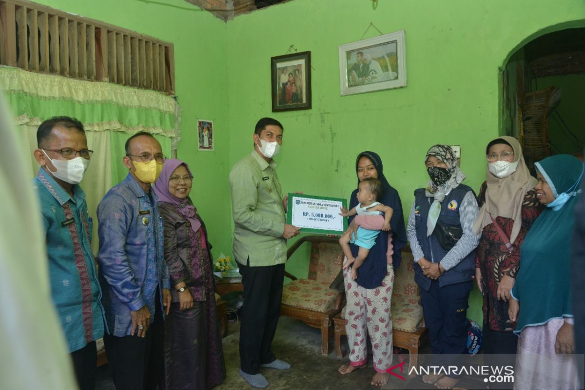 Pemkot Sawahlunto bantu warga berobat ke Padang dan Jakarta