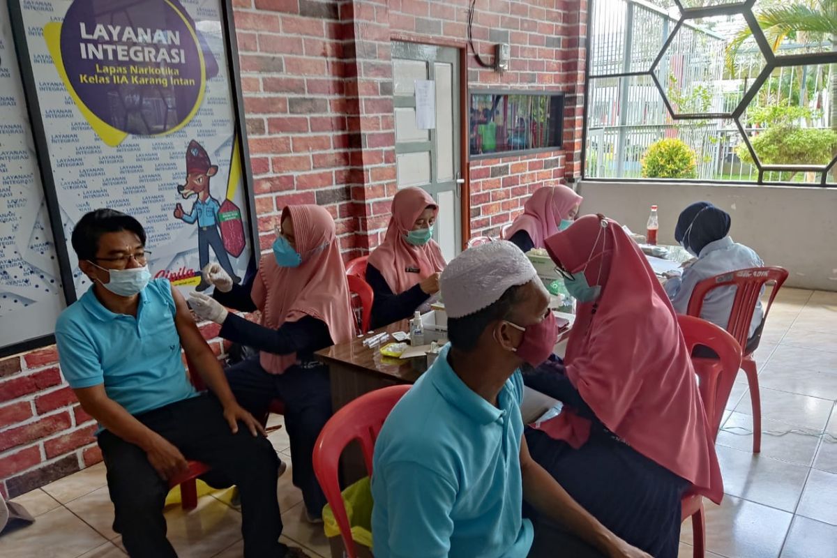 Lapas Karang Intan tuntaskan vaksinasi bagi seluruh warga binaan