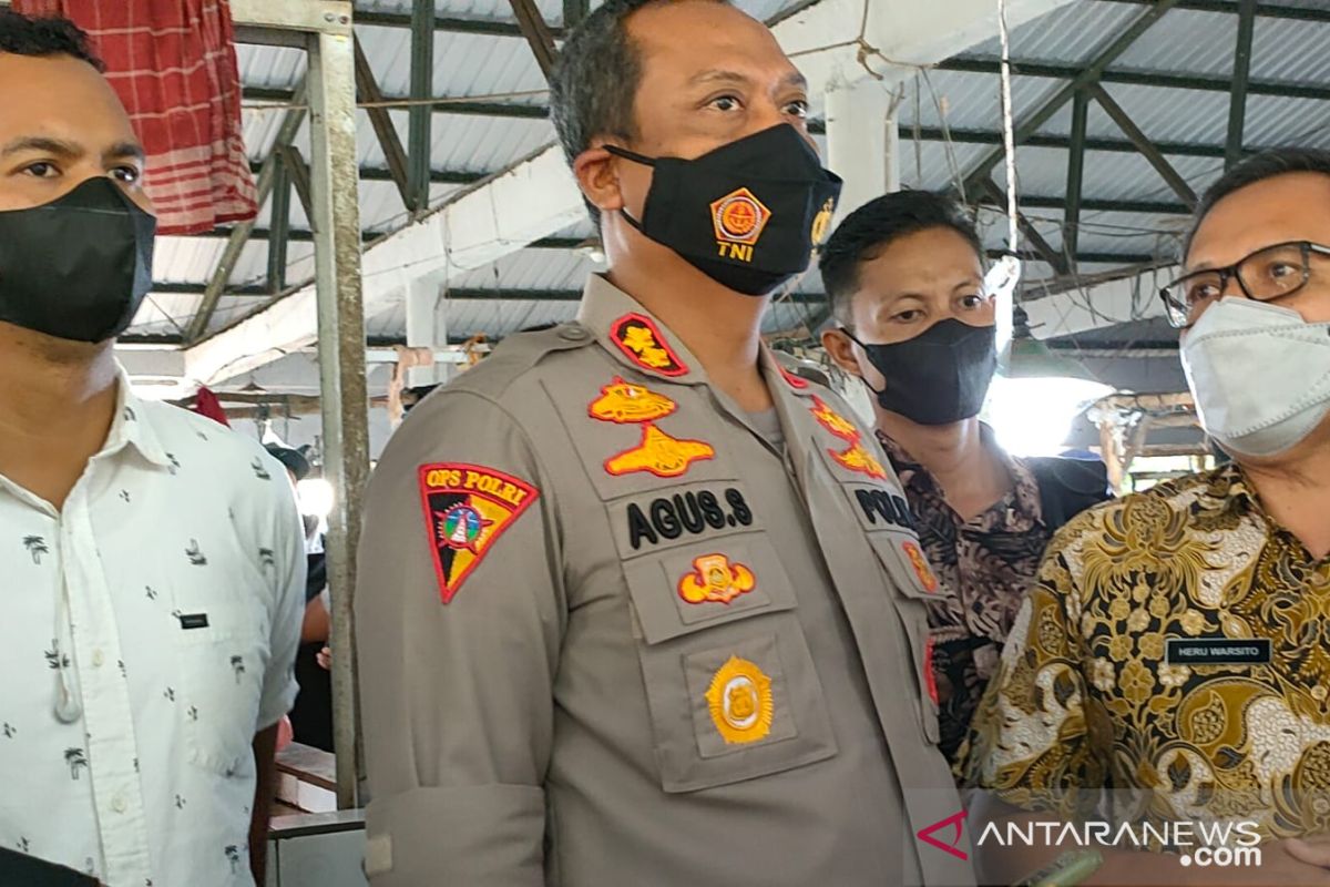 Kapolres Bangka Barat sidak ketersediaan bahan pangan pokok di Pasar Mentok