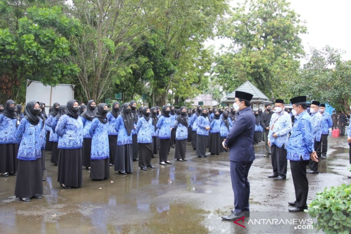 Meski hujan-hujanan sampai basah kuyup pelantikan 285 CPNS formasi 2019 tetap dilanjutkan