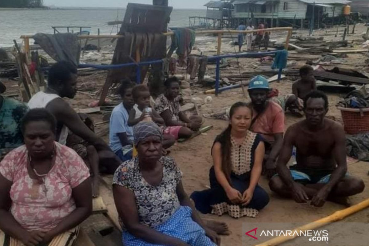 Tiga kampung di Distrik Amar rusak parah akibat banjir rob