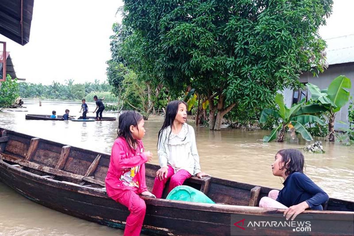 8.853 warga Aceh Tamiang masih bertahan di pengungsian