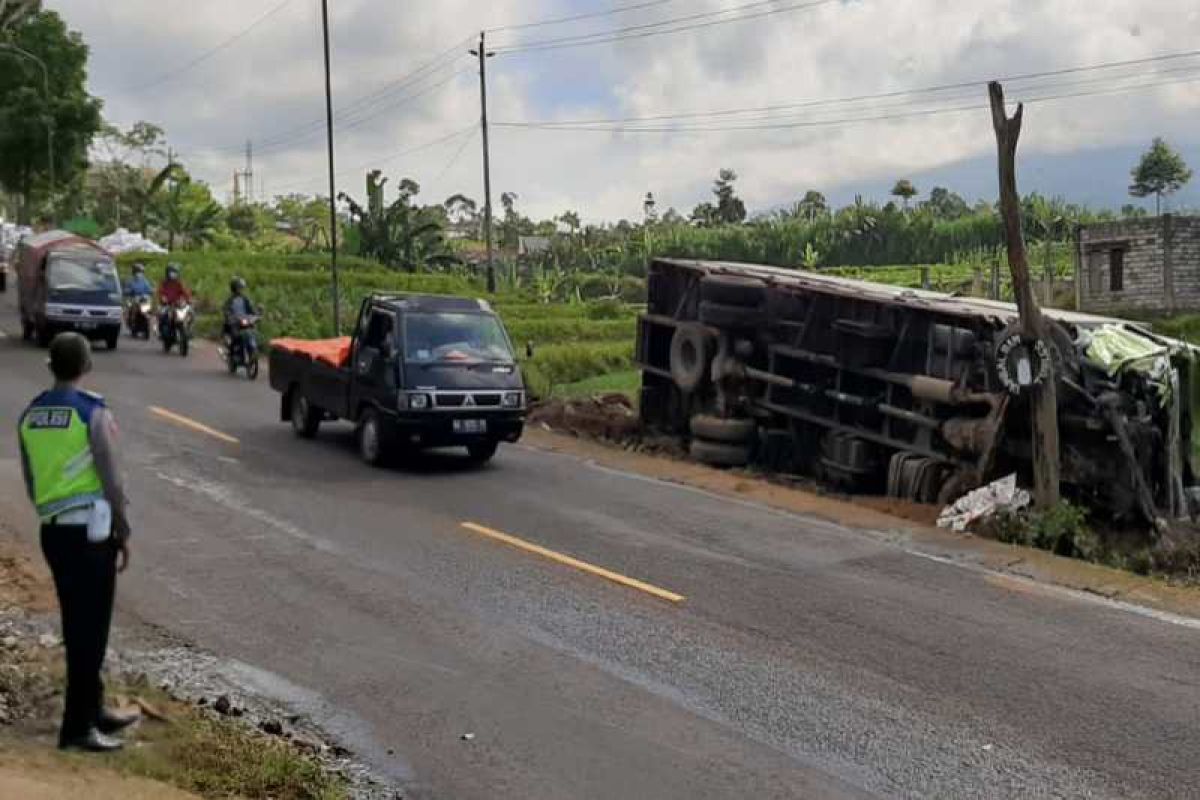 Dua orang tewas dalam kecelakaan lalu lintas di Wonosobo