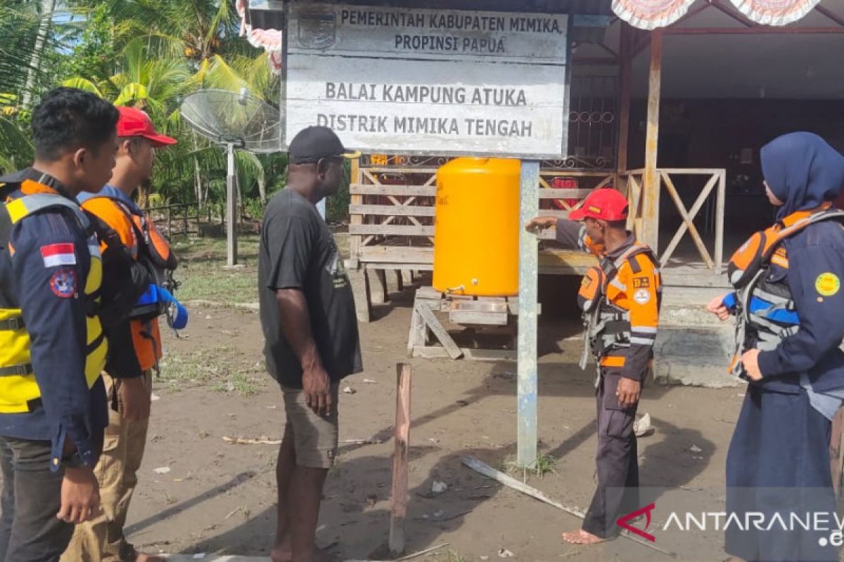 Banjir rob sebabkan kerusakan rumah warga di Atuka di Kabupaten Mimika